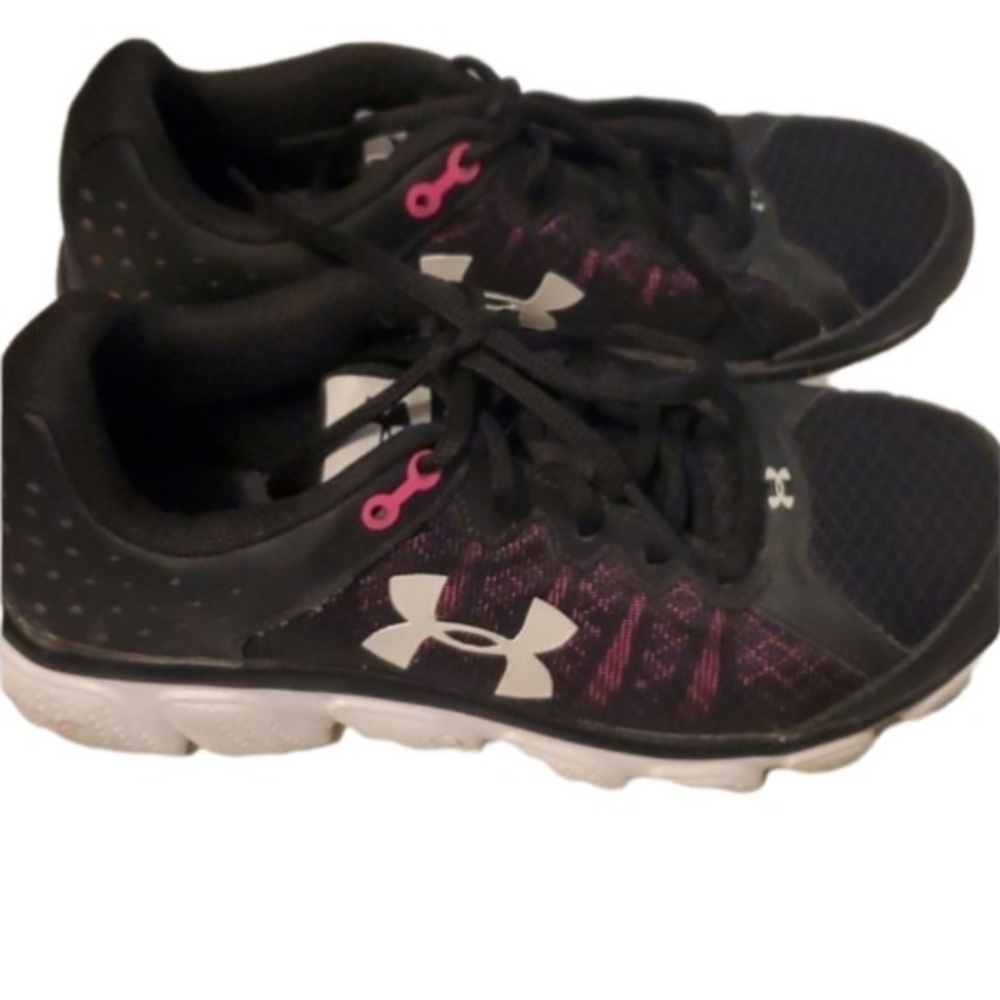 Under Armour sneakers Assert 6 shoe size 6.5 black pink white gray sneakers